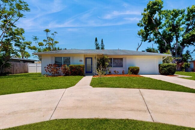 Building Photo - 3314 S Lockwood Ridge Rd
