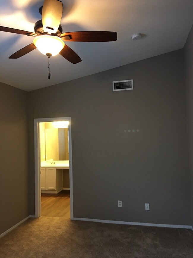 Building Photo - 2001 Quartz Cliff St