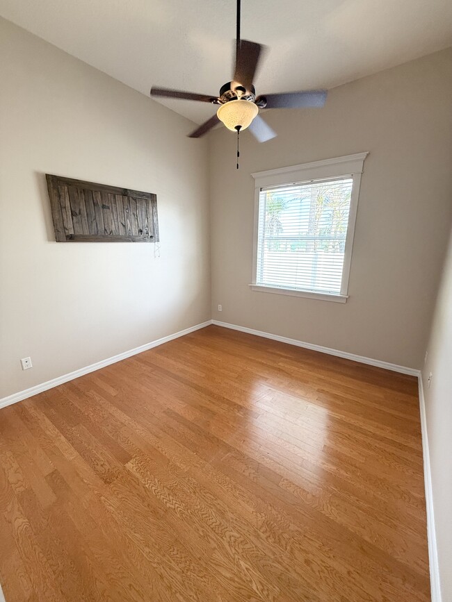 Building Photo - 4420 Harts Cove Way
