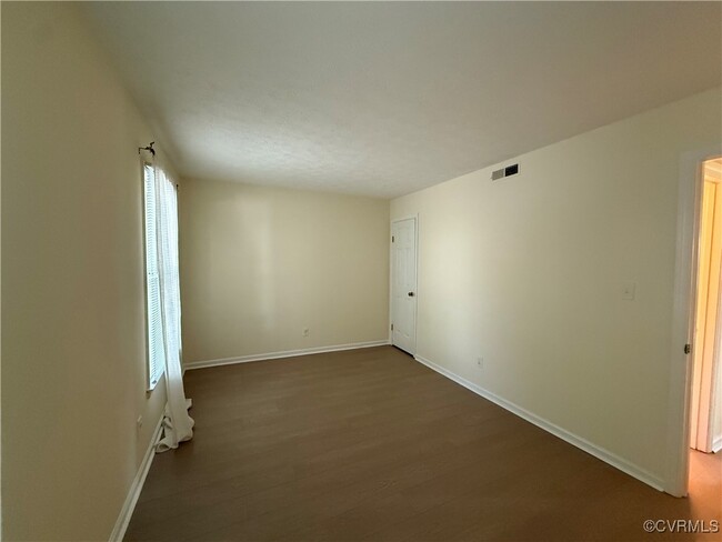 Building Photo - 297 Patriot Ln