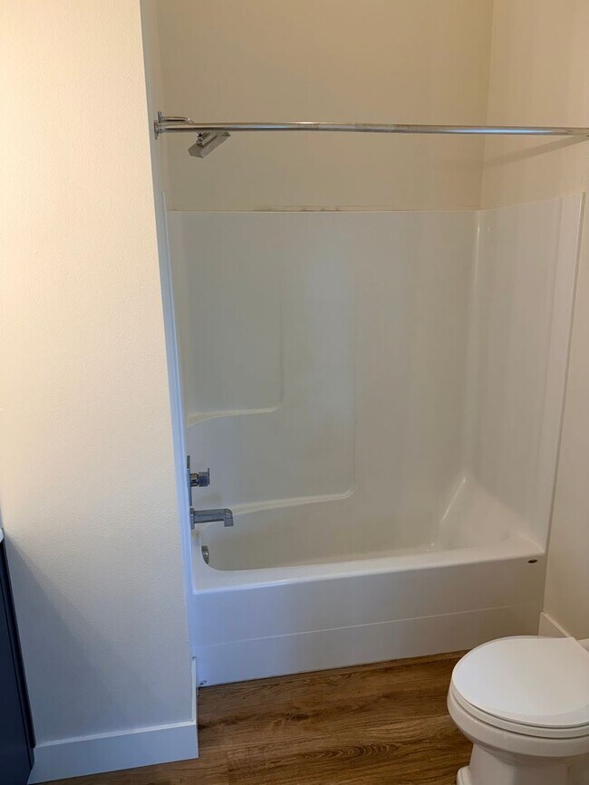 Building Photo - 4808 SE Franklin St