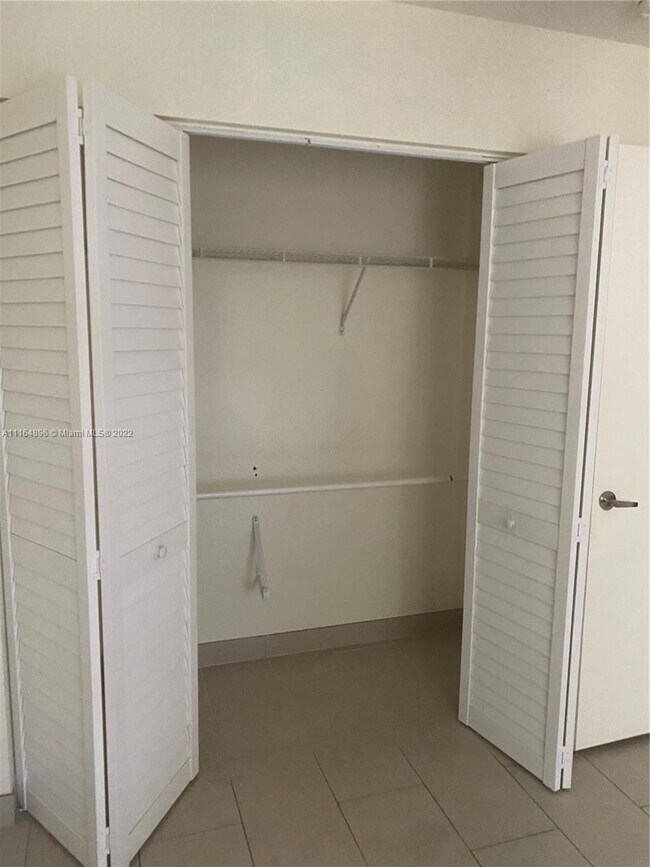 Building Photo - 2032 NE 167th St  3-134 North Miami Beach ...