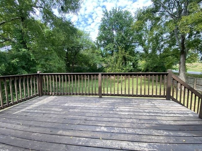 Building Photo - Beautiful 3 Bed 2 Bath in Madison - Newer Construction