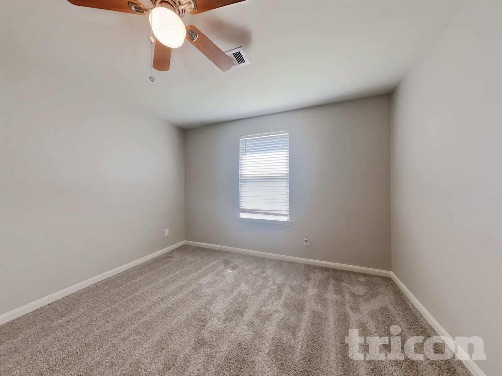 Building Photo - 216 Elm Patch Dr