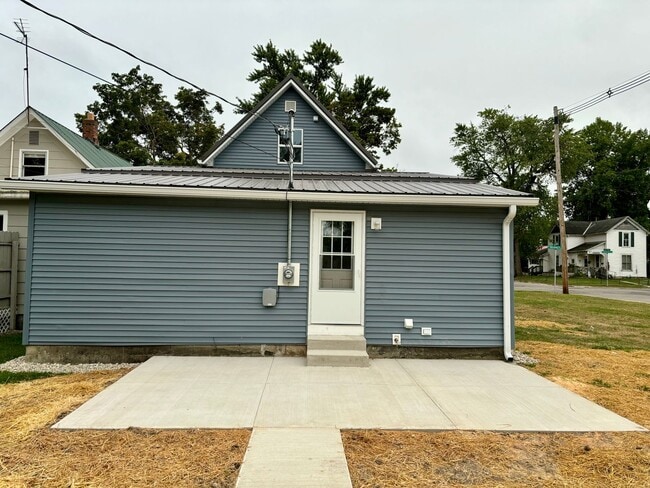 Building Photo - 925 W Market St