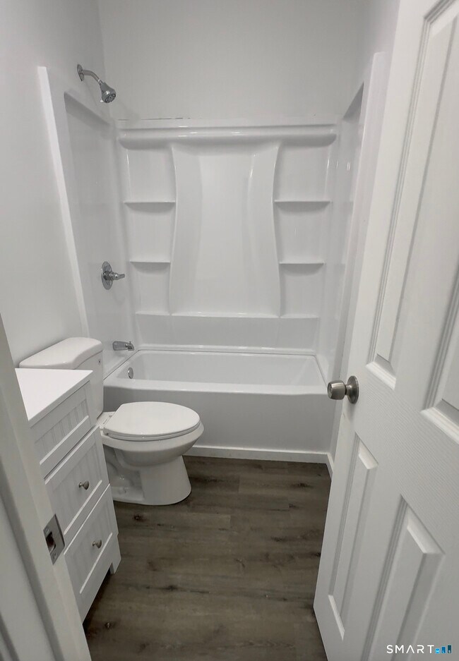 Building Photo - 16 Arch St