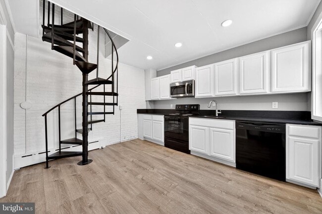 Building Photo - 100 S Darlington St