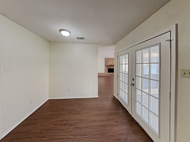 Building Photo - 15834 Fox Springs Dr