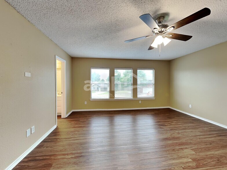 Building Photo - 12206 Rosedown Ln