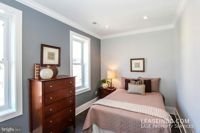Building Photo - 32 N Street NW-