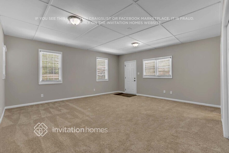 Building Photo - 3458 Charlemagne Dr