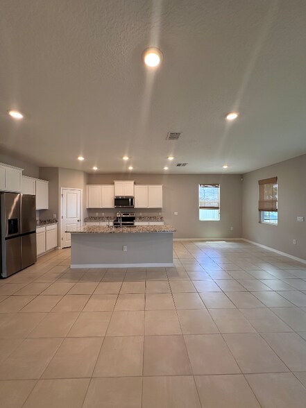 Building Photo - 3934 Lively Coral Pl