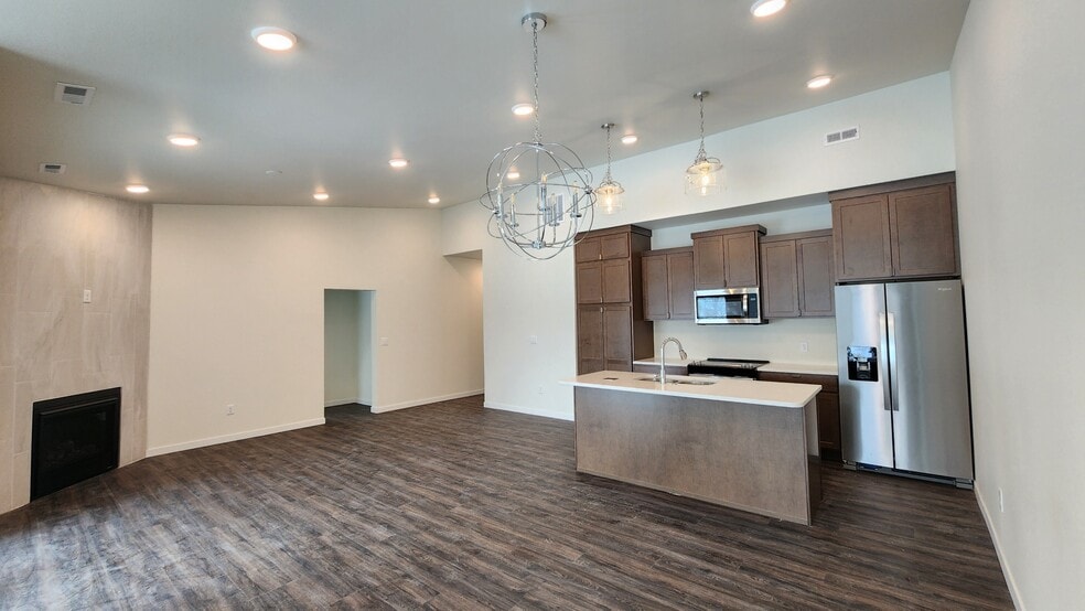 Building Photo - 812 7th St SW