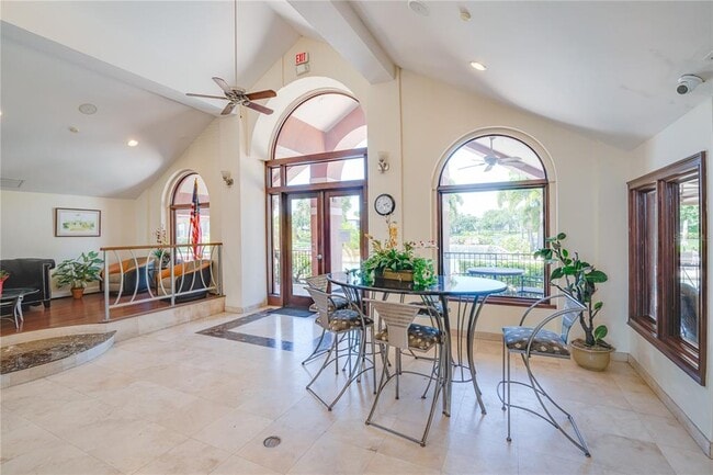 Building Photo - 10263 Gandy Blvd N