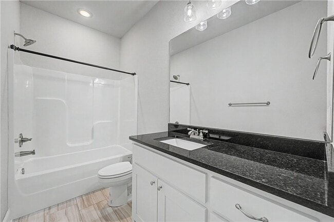 Building Photo - 431 Linda Ln