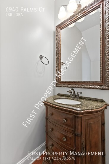 Building Photo - 6940 Palms Ct