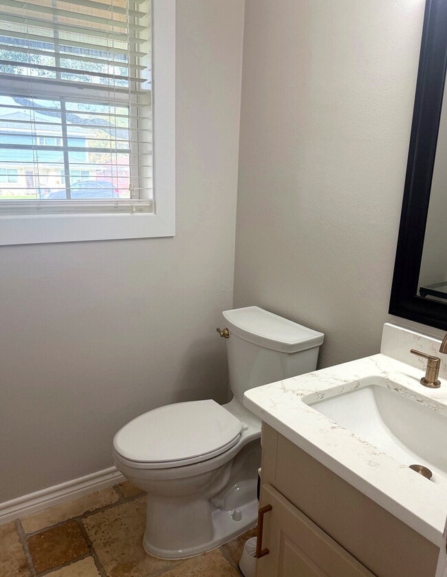 Building Photo - Beautiful 2 story home in an established neighborhood in Bryan, TX