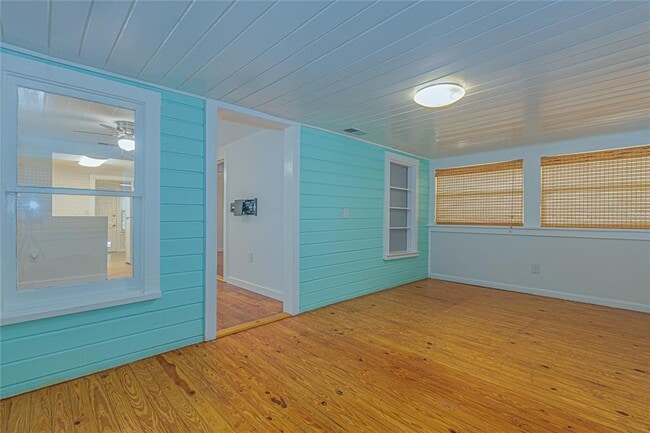 Building Photo - 1120 E Minnesota Ave