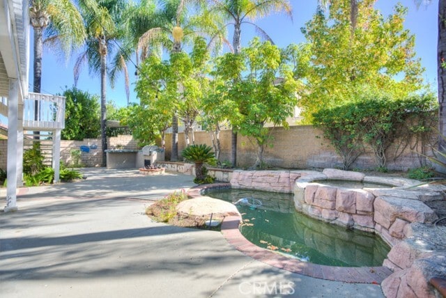 Building Photo - 2029 Vista Del Sol