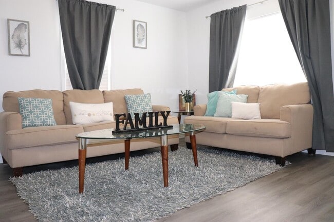 Building Photo - 44 W 2700 S