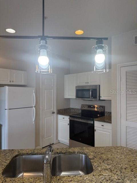 Building Photo - 860 N Orange Ave