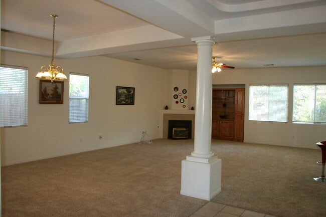 Building Photo - 11917 Roaring River Ave