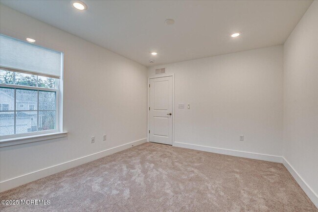 Building Photo - 2206 Pilot St