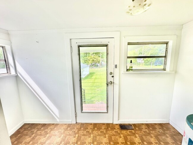 Building Photo - 441 Jackson St