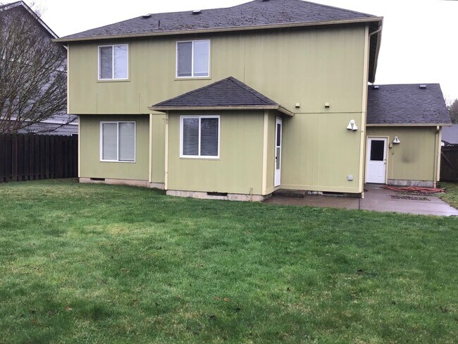 Building Photo - 3012 NE Glacier Way