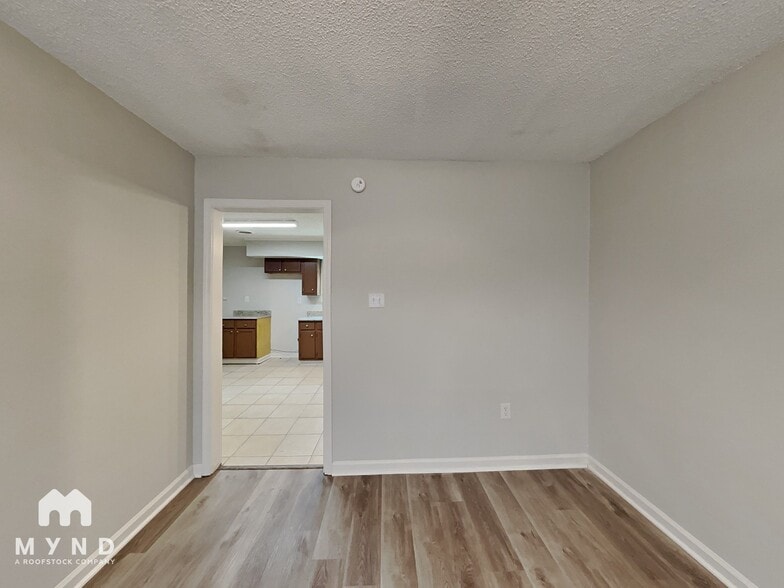 Building Photo - 4734 Bradford Dr