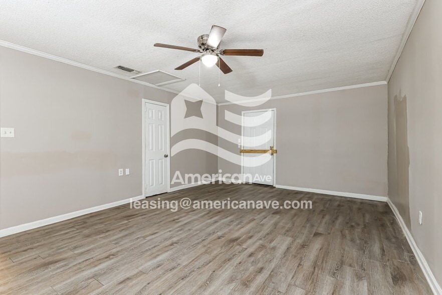 Building Photo - 364 Fairhill Dr