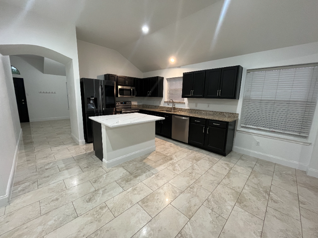 Building Photo - 6304 Spring Ranch Dr