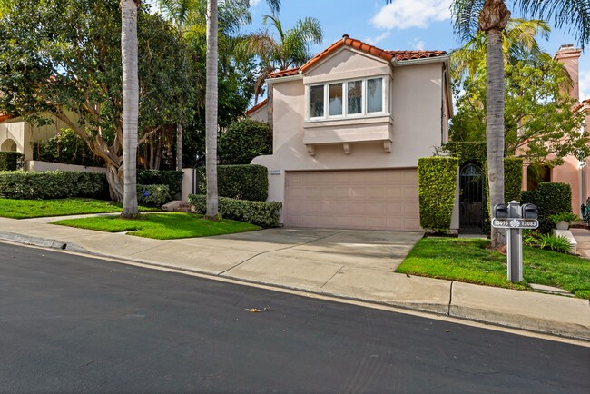 Building Photo - 13093 Caminito Pointe Del Mar