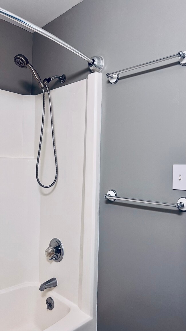 Building Photo - 516 Brent Rd