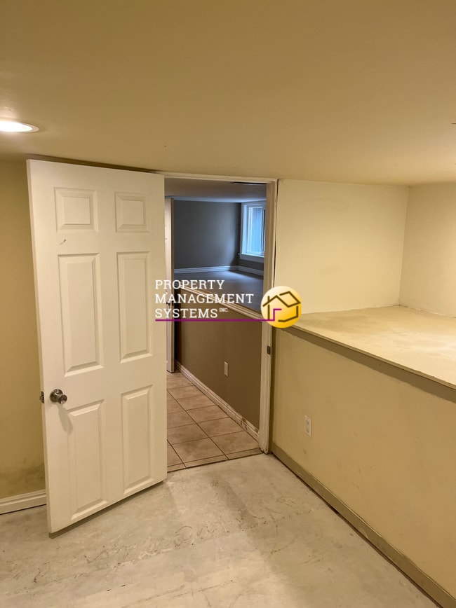 Building Photo - 3 Bedroom Home In Sugarhouse!