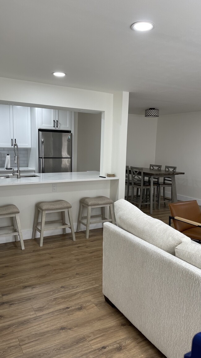 Building Photo - 6026 Birchbrook Dr