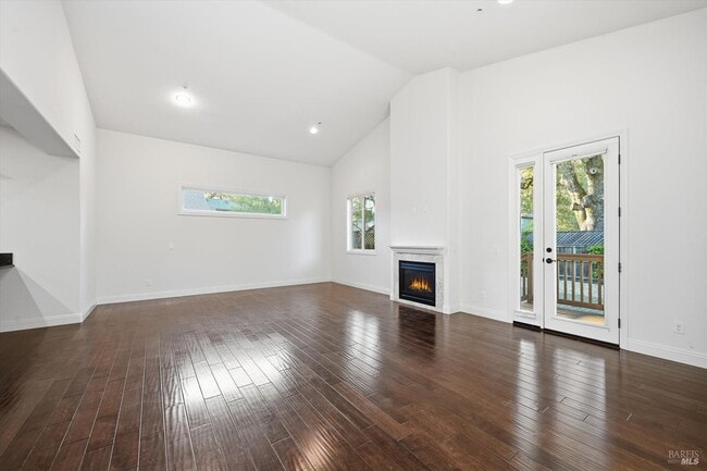 Building Photo - 155 Rosebud Ln