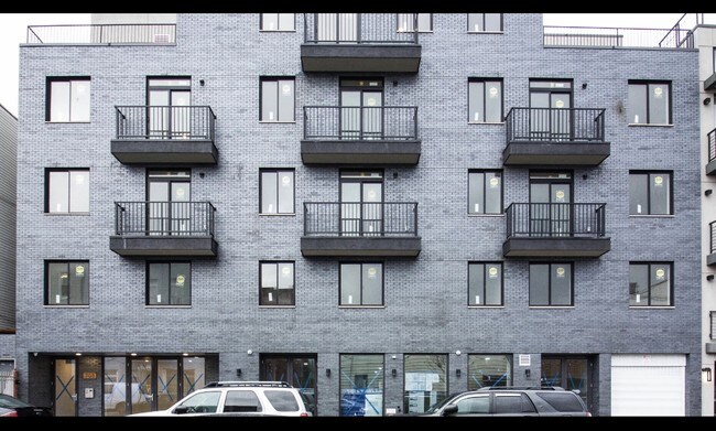 Primary Photo - 703 Hart St