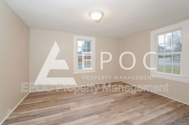 Building Photo - 2943 Broadbay Dr