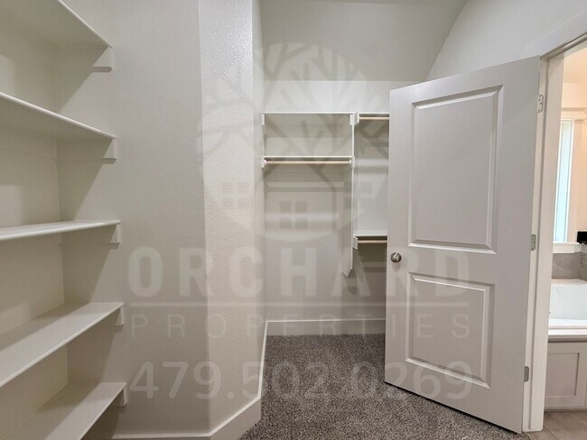 Building Photo - 15 Lochgilphead Ln
