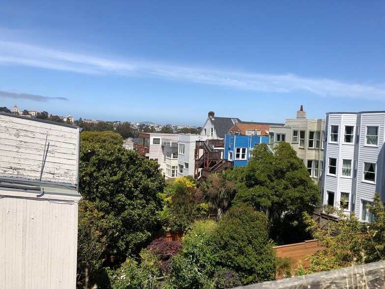 Views - 168 Belvedere St