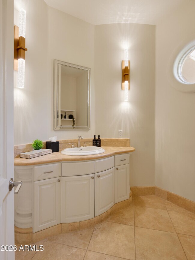 Building Photo - 4490 E Valley Vista Ln