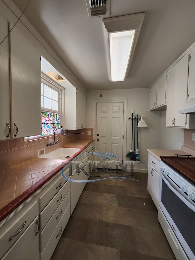 Building Photo - Cute 2 bedroom, 1 bath house
