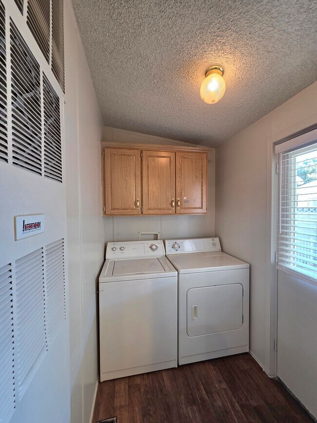 Building Photo - 5914 Sassy Rose Dr
