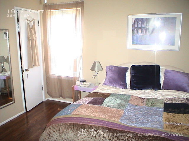 Building Photo - 3 Bedroom Home in Dogtown