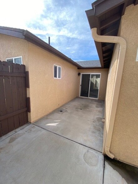 Building Photo - 3322-24 Clairemont Mesa Blvd