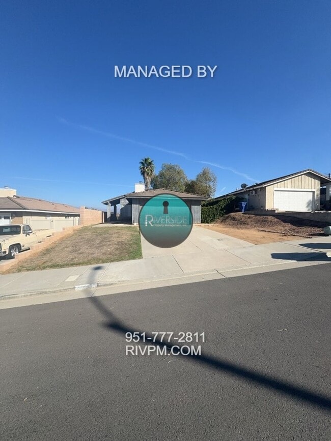 Building Photo - Coming soon!!  Centrally located Riverside...