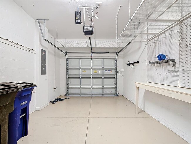 Building Photo - 14119 Pine Lodge Ln