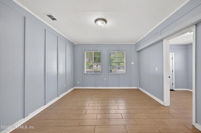 Building Photo - 2960 W 10th St