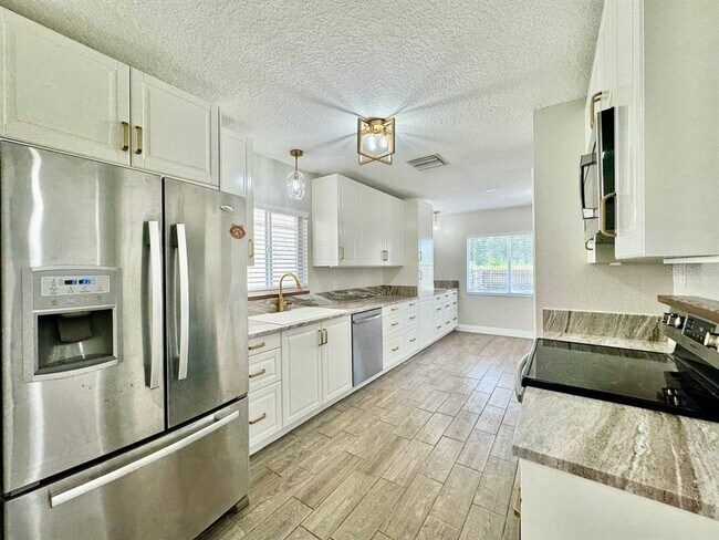 Building Photo - 13014 Fennway Ridge Dr